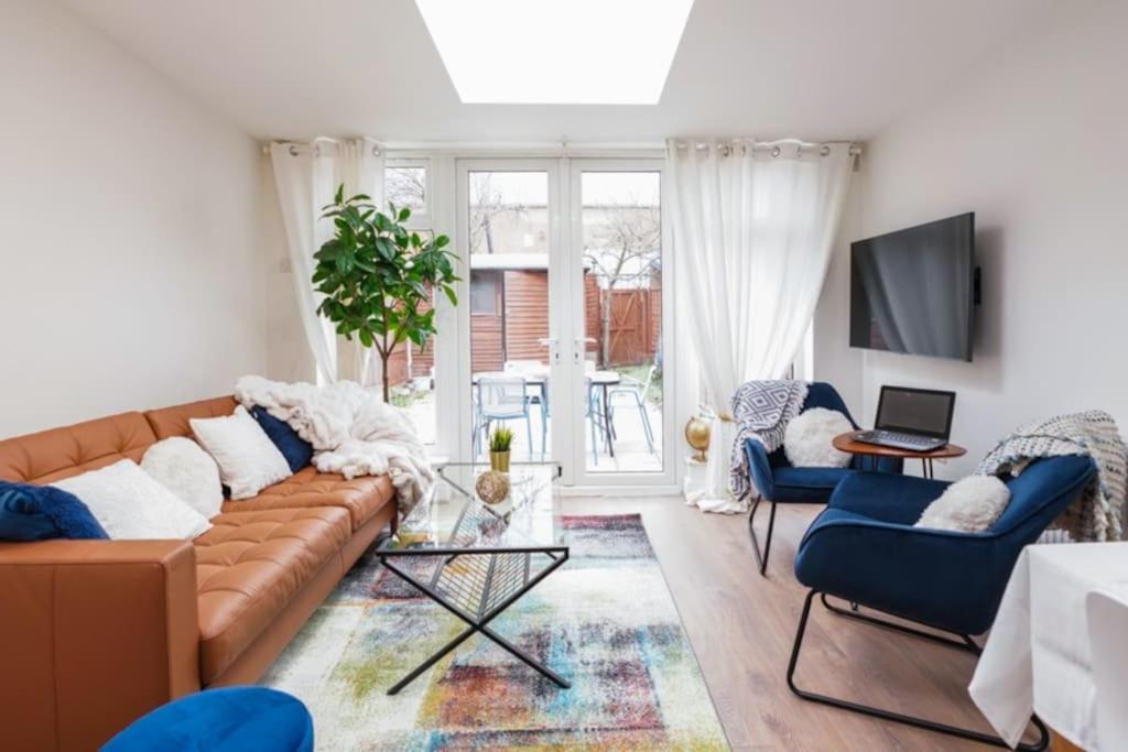 Newly Renovated Modern 4 Bed 3 Bath Apartment ロンドン エクステリア 写真