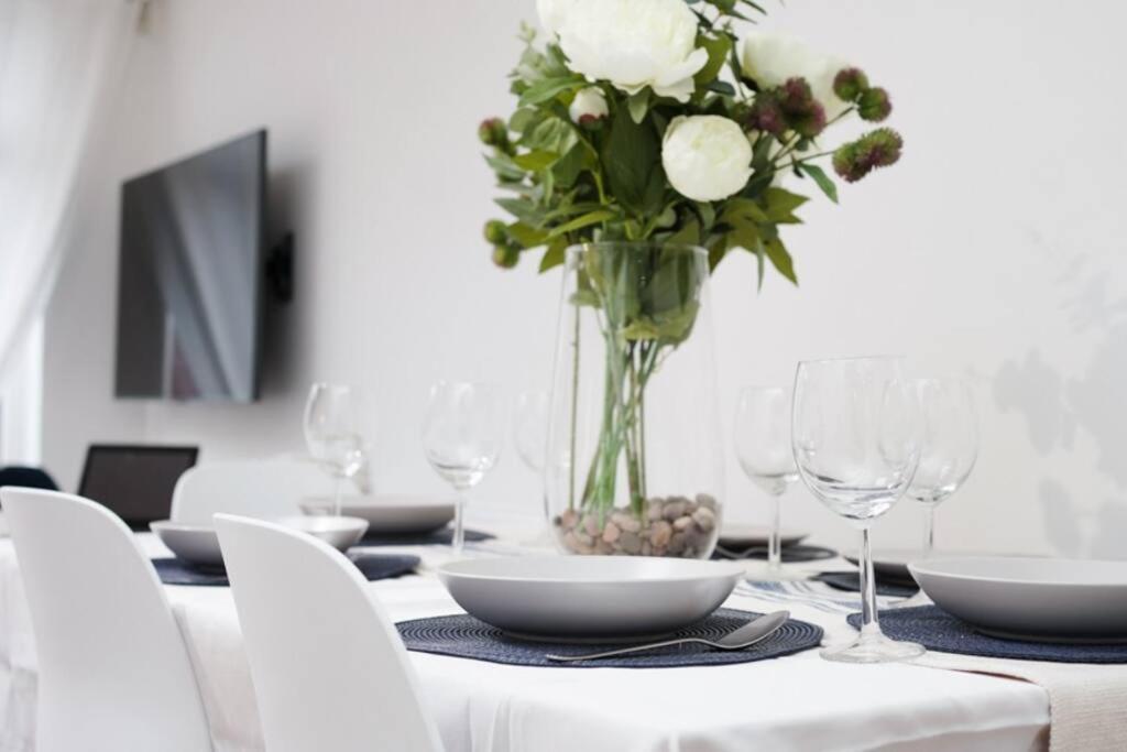 Newly Renovated Modern 4 Bed 3 Bath Apartment ロンドン エクステリア 写真
