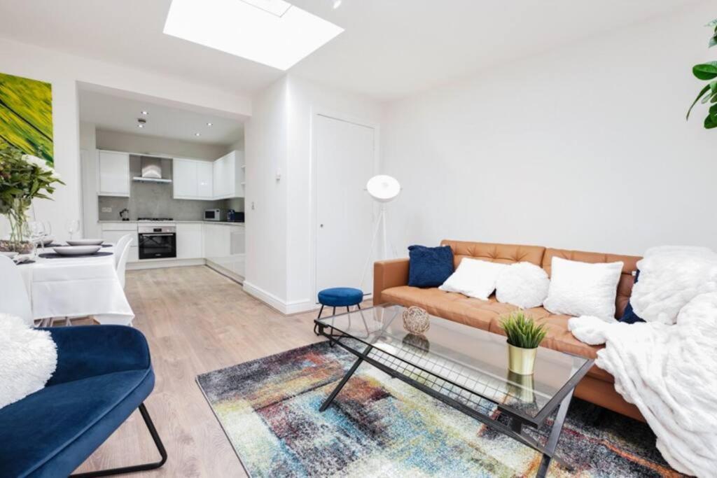 Newly Renovated Modern 4 Bed 3 Bath Apartment ロンドン エクステリア 写真
