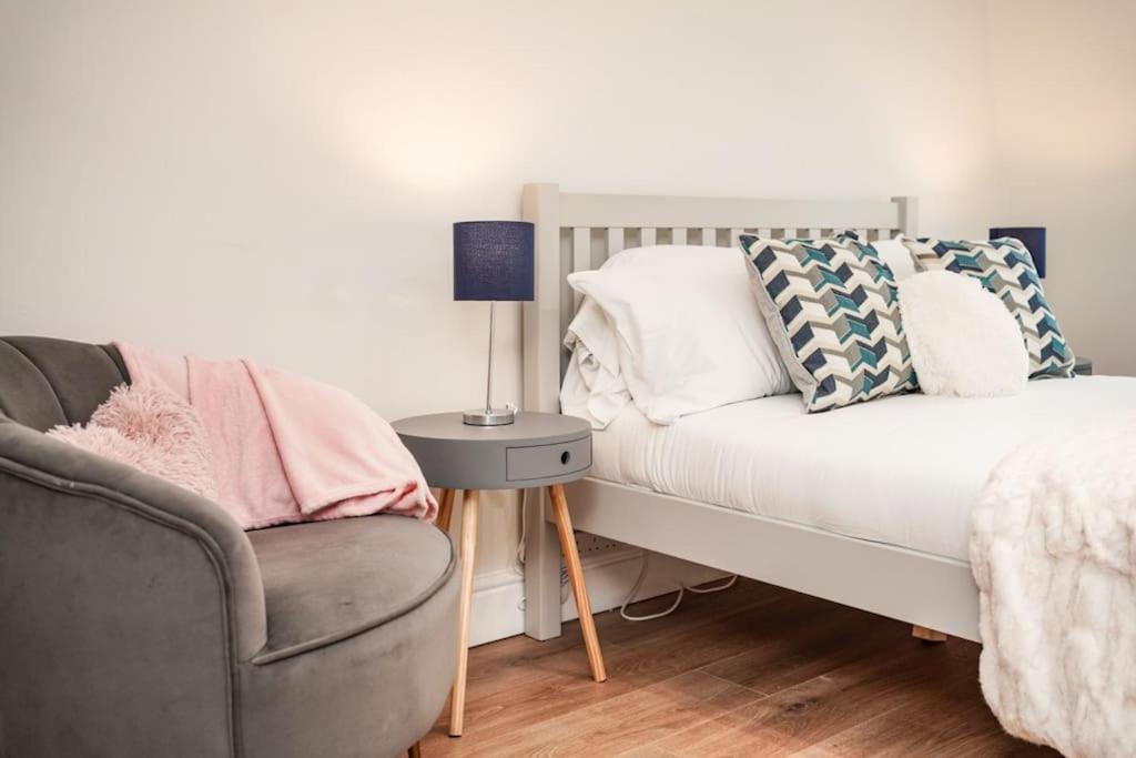 Newly Renovated Modern 4 Bed 3 Bath Apartment ロンドン エクステリア 写真