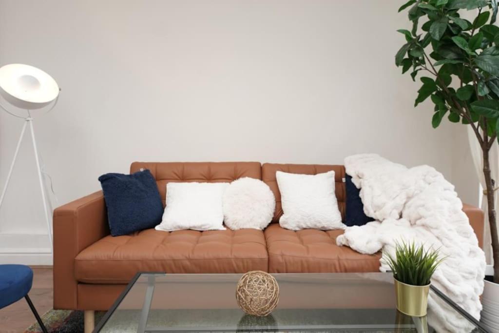 Newly Renovated Modern 4 Bed 3 Bath Apartment ロンドン エクステリア 写真