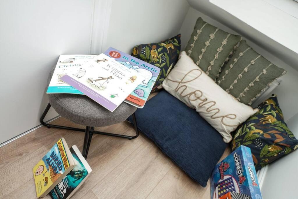 Newly Renovated Modern 4 Bed 3 Bath Apartment ロンドン エクステリア 写真