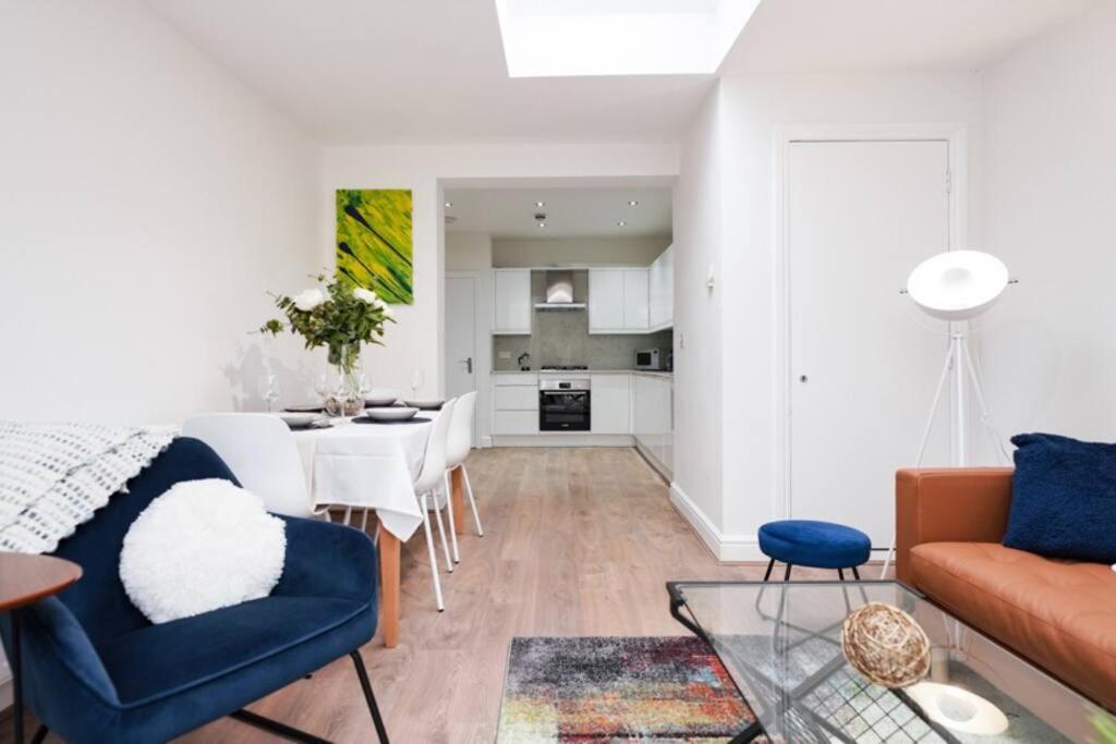 Newly Renovated Modern 4 Bed 3 Bath Apartment ロンドン エクステリア 写真